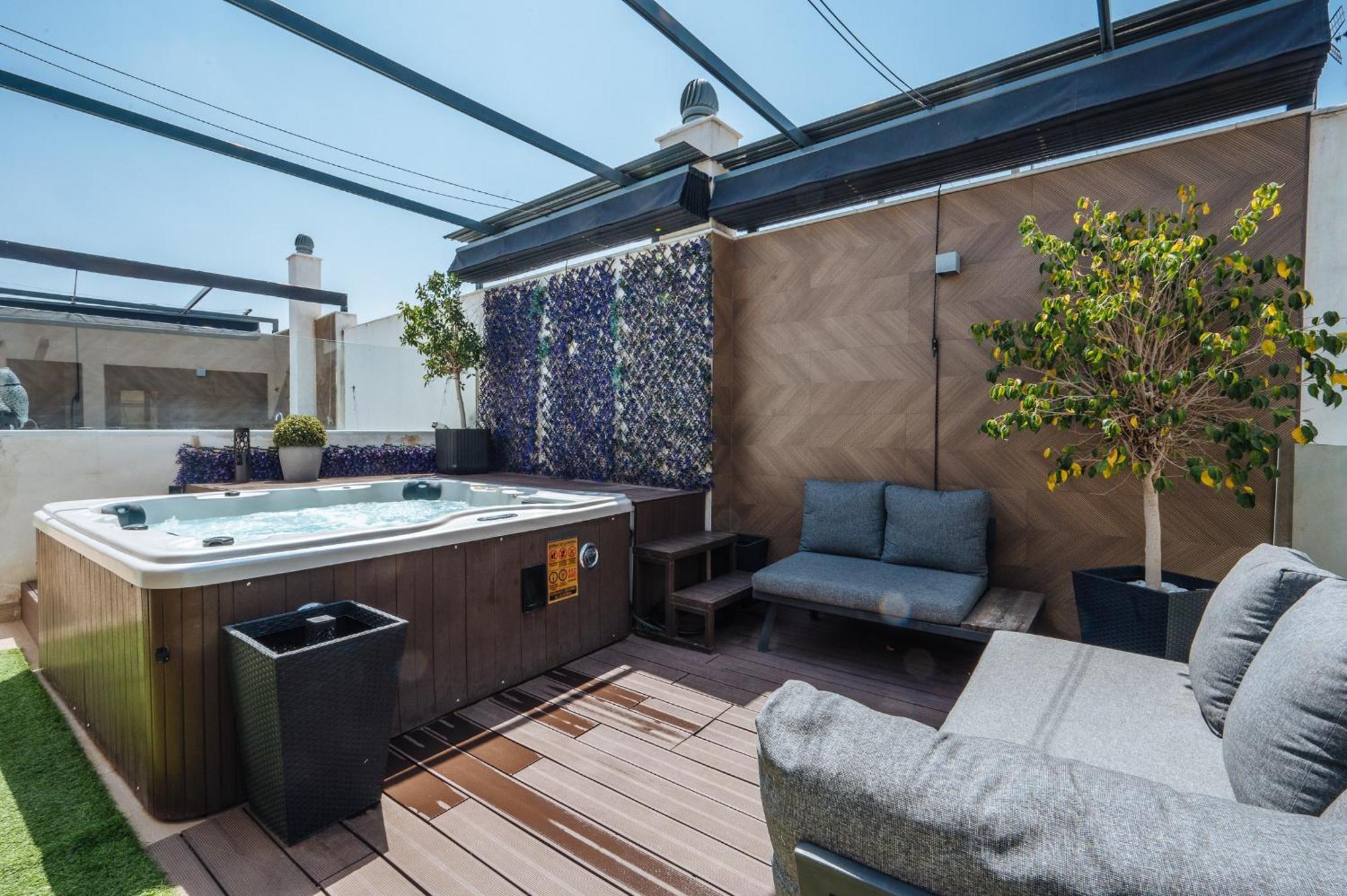 Elegant Duplex 3 Master Bedrooms And Private เซบีญา ภายนอก รูปภาพ